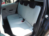 広々とした2列目は居住性が高く、快適なドライブが楽しめます♪