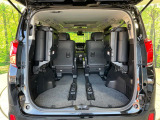 後席を格納すると、これだけの広さが!シーンに合わせたシートアレンジで、大きな荷物も積むことが出来ます♪