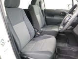 人気のあるスッキリとした内装となっております!男女問わず人気の車種ですよ♪
