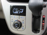 エアコンはオートエアコンになっています。