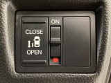 【パワースライドドア】助手席側がパワースライドドアになっており、運転席のスイッチやスマートキーでも開閉が可能です!開口部も広いので乗り降りも楽々♪