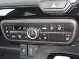 エアコンはオートエアコンでお好みの温度調整が出来、オールシーズン快適にドライブできます!さらに、運転席&助手席シートヒーターが付いてます。2段階に温度設定が可能です。