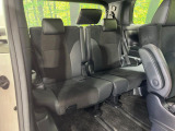 3列目シートはもちろん状態良好☆大人でもゆったりと座って頂けますので、大人数でのお出かけもラクラクです♪ご家族で、気の知れた仲間で、ドライブに行くのが楽しみですね♪