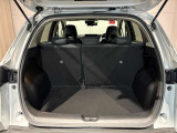 ラゲッジルームも広々、開口部が広く荷物を積む時も積みやすくなっています!