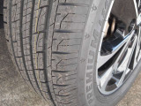 【タイヤの溝もしっかりとございます】車の状態や気になることがございましたらお気軽にお問い合わせくださいませ。