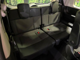 3列目シートはもちろん状態良好☆大人でもゆったりと座って頂けますので、大人数でのお出かけもラクラクです♪ご家族で、気の知れた仲間で、ドライブに行くのが楽しみですね♪