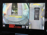 パノラミックビューモニター付きです。車両を上から見たような映像をディスプレイオーディオ画面に表示。運転席からの目視だけでは見にくい、車両周辺の状況をリアルタイムでしっかり確認できます。
