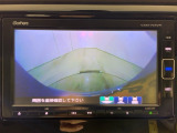 リアカメラ付で、後方をナビ画面で確認。車庫入れも安心です。もちろん、バックギアと連動しています。