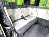 後部座席も気になるようなキズ・汚れやへたり等、大きなダメージはなく、良好な状態です。