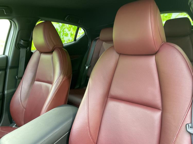 マツダ MAZDA3ファストバック 1.8 XD バーガンディ セレクション の