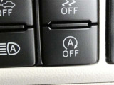 Aマークのスイッチはアイドリングストップ機能のON,OFF切替スイッチです。信号待ち等で停車時に一時的にエンジンを止めます、燃費向上に貢献しています。