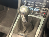 トランスミッション:6速マニュアルトランスミッション