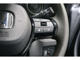Hondaセンシングの機能のひとつ、アダプティブクルーズコントロール付!アクセルから足を離しても設定したスピードと前車との車間を保ち走行してくれます!車線維持もアシスト☆高速道路で疲労軽減ですね☆