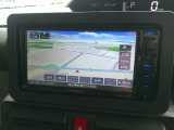 メモリーナビを装備しております。 お出かけに大変便利です。