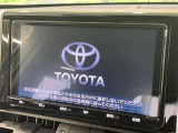 【純正9型ナビ】インテリアに溶け込むスタイリッシュな「専用設計」メーカーナビを装備♪視認性や操作性など基本性能にも優れ、より上質なカーライフをお楽しみいただけます。