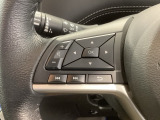 ステアリングにオーディオ操作スイッチが付いています。オーディオ画面に直接タッチしなくても操作が出来ますので、運転に集中できます。