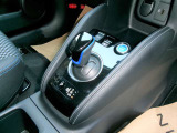 e-POWERならではの、スタイリッシュなシフトノブ周りが非常にかっこいいですね。