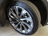 【アルミホイール】スチールホイールとは違い、見た目も格好良く、燃費向上にも一役買います♪