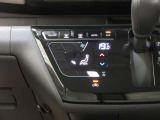 エアコンも装備されています。車内の温度を調整して、より快適にお過ごしいただけます。