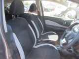 乗り降りしやすい運転席&フロアマット付き♪◎掲載後すぐに販売が決まってしまう場合もございますのでご来店前にお電話でご予約を頂ければ幸いです。