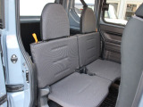 2列目シートは破れやシミ等なく綺麗な状態です!