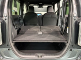 リアシートを倒すと、ラゲッジスペースを広くお使いいただけます!