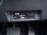 ETCは運転席の下側に装備されています
