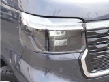 【ヘッドライト】省電力で長寿命の明るく運転しやすいLEDヘッドランプです。明るく照らすので暗い夜道からお客様を守ってくれます。