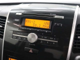 純正ならではのフィット感のあるCDオーディオ(AM/FMラジオ付、MP3/WMA対応)を装備しています。