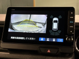 リバースギアに入れるだけで後方の表示へ切り替わります。夜間や雨の日の駐車も楽になりますよ。