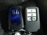 スマートキー付!キーを取り出さなくてもドアロックの施錠・開錠、エンジンの始動が出来ます!雨の日や荷物の多い日にとても便利ですね♪