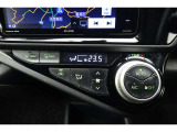 ★エアコンはオートタイプが装着済みです!オートモードにしておけば、車内温度を設定するだけで風の料や吹き出し口の切り替えを機械が行ってくれます!一年中快適な環境を作れますよ♪