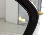 &rdquo;隣の車線を走る車両をレーダーで検知し、ドアミラーでは確認しにくい後側方エリアに存在する車両に加えて、急接近してくる車両も検知します。車両を検知するとドアミラーに搭載されたLEDインジケーターが点灯