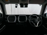 見通しのよいすっきりとした視界で、誰でも運転しやすいです。運転のしやすさは疲れにくさにも繋がりますよ♪