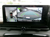 アラウンドビュ-モニタ-装備。上から見下ろしているような映像が表示されるので、車庫入れ時も安心です!