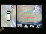 パノラミックビューモニター付きです。車両を上から見たような映像をディスプレイオーディオ画面に表示。運転席からの目視だけでは見にくい、車両周辺の状況をリアルタイムでしっかり確認できます。