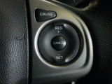 ハンドル右側にはクルーズコントロールのスイッチが装備され運転中の操作も安心して行えます!
