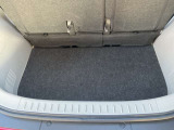 ラゲッジスペースは後席をスライドさせることにより広くすることが出来ます。