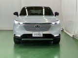 LEDヘッドライトを装備しています。LEDヘッドライトはとても明るく、雨の日や夜間走行も安全・安心です。オートライトコントロール付きで周囲の明るさに応じて自動で点灯・消灯します