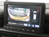 ギヤをRに入れるとナビの画面に後ろの映像が映るリヤカメラ付!後退時の安全確認やコンディションの悪い視界でもカラーバックモニターがドライバーをサポート☆☆☆