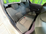 後部座席も気になるようなキズ・汚れやへたり等、大きなダメージはなく、良好な状態です。