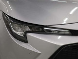 LEDヘッドライトには「オートマチックハイビームシステム」を搭載。夜間走行時にハイビームで走行可能と判断した場合、ロービームとハイビームを自動的に切り替え、前方視界確保をアシストします。