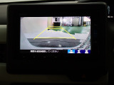 バックも安心のリアカメラ付いています。リアカメラがあると、いつでも安全にバックできますね。死角も減ります。3ビュー切り替え、ガイド線表示なので便利です。
