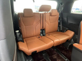 3列目シートはもちろん状態良好☆大人でもゆったりと座って頂けますので、大人数でのお出かけもラクラクです♪ご家族で、気の知れた仲間で、ドライブに行くのが楽しみですね♪