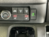 運転席/助手席シートヒーターで寒い日もすぐに温かくなり快適に過ごせます。2段階の温度調整が可能です