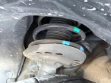 お車を安心してお乗りいただく為には、足回りの定期点検が欠かせません。サービスサポート(有償保証)では無料点検もご提供しており、安心のカーライフをお過ごしいただけるサポート体制が整っています。