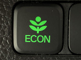 【ECONモード(イーコン)】クルマの動きを管理するシステムです。燃費を優先に自動制御されるもので、低燃費走行を自然にできるようになります。