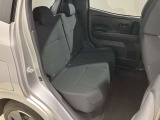 【後部座席】足元もゆったりしており、家族とのお出かけも快適にドライブできます★