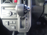 操作しやすいシフトレバーです