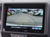 【バックカメラ】駐車が苦手な方でも安心してお乗りいただけます。リバース連動で画面が切り替わるのでとっても便利です。